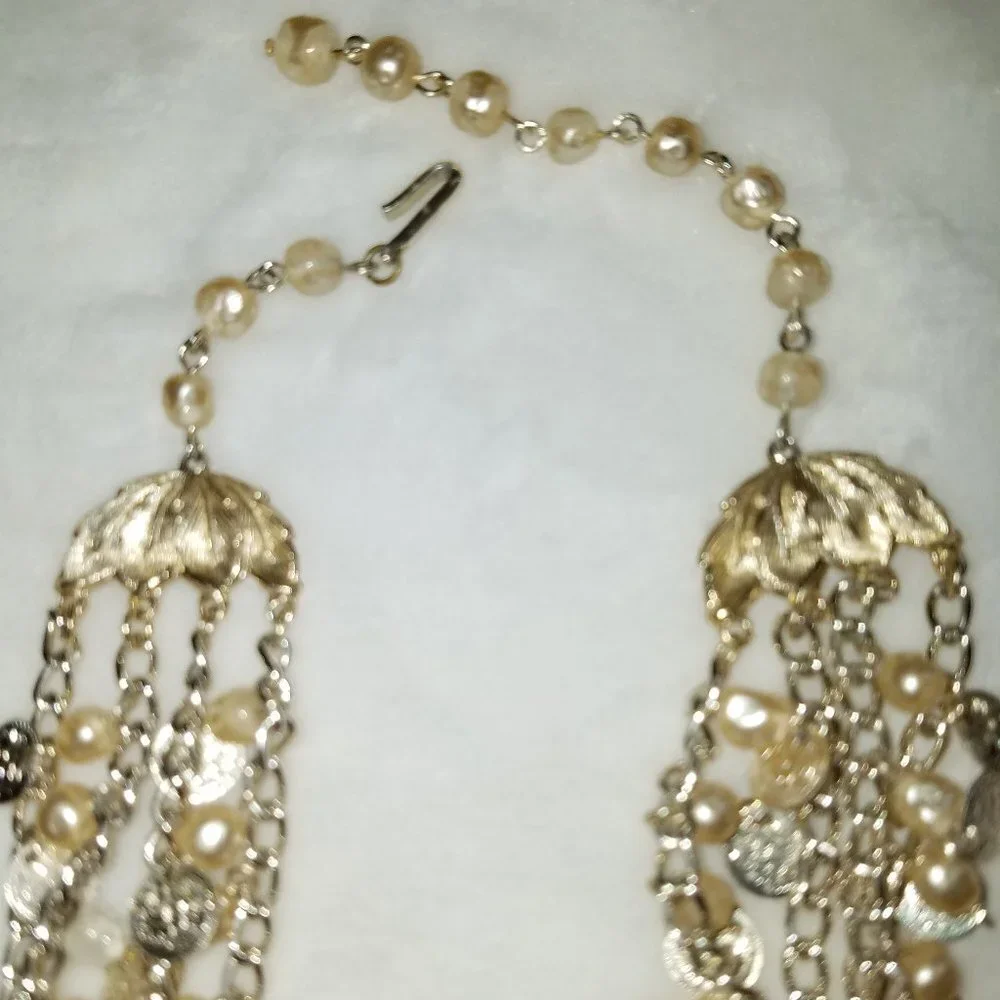 Free with $20 purchase 16" Pearl gold 4 strand necklace - Picture 3 of 3